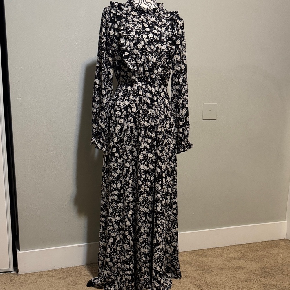SHEIN Black and White Floral Long Sleeve Dress